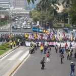 Jalan Diblokade, Buruh Gagal Aksi di Depan Istana
