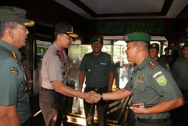 TNI – Polri  Pertahankan NKRI dan Pancasila