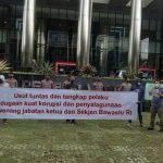 Demo Depan Gedung KPK, ALMANSINU Desak Segera Periksa Ketua BAWASLU RI
