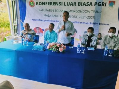 Bupati Sam Sachrul Mamonto Menghadiri Konferensi Luar Biasa PGRI Boltim